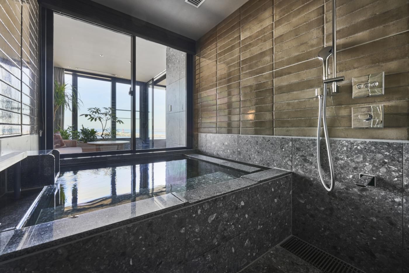 光波スタイリッシュプレミアムスイート